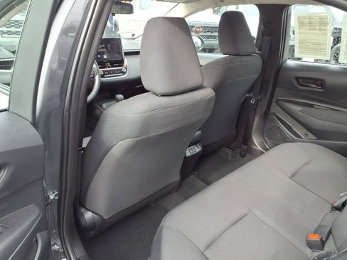 Used 2025 Toyota Corolla LE w/ Convenience Package image 10