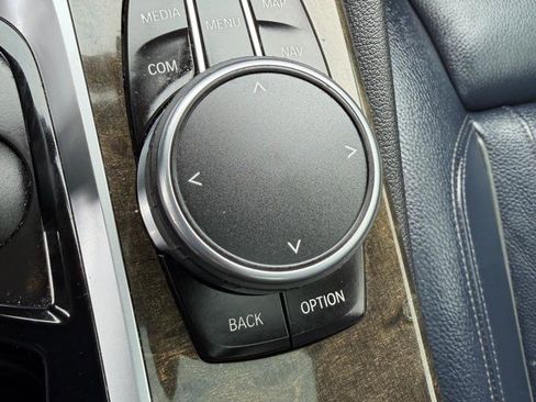 Used 2018 BMW 530i xDrive image 29