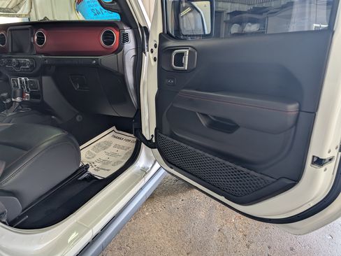 Used 2018 Jeep Wrangler Unlimited Rubicon image 6