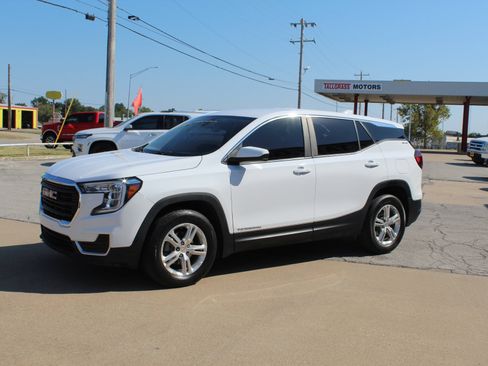 Used 2022 GMC Terrain SLE FWD image 10