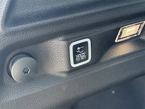 New 2025 Jeep Grand Cherokee L Limited w/ Black Appearance Package image 17