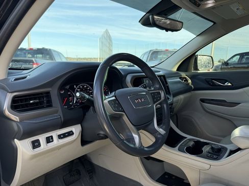 Used 2021 GMC Acadia Denali w/ Denali Technology Package image 10