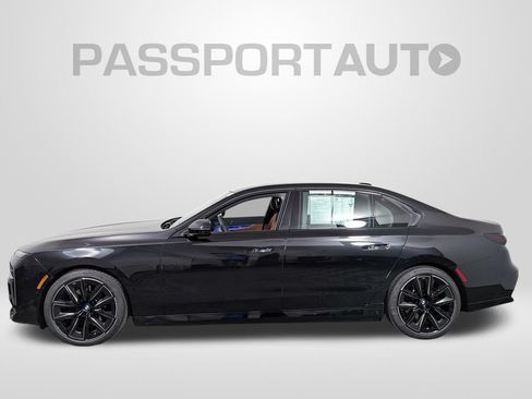 Used 2026 BMW i7 xDrive60 w/ Executive Package AWD/4WD image 2
