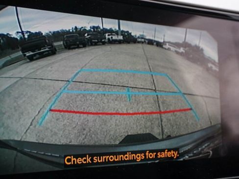 Used 2023 Toyota Highlander XLE image 30