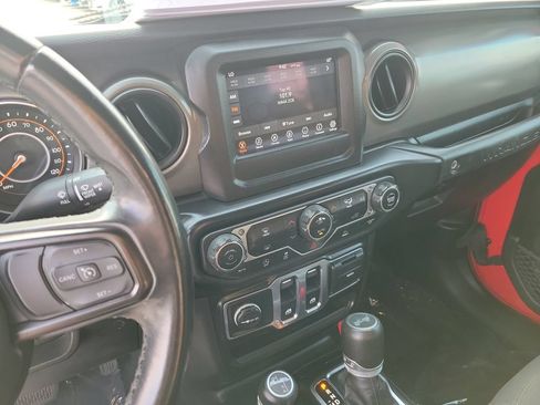 Used 2022 Jeep Wrangler Sport AWD/4WD image 18