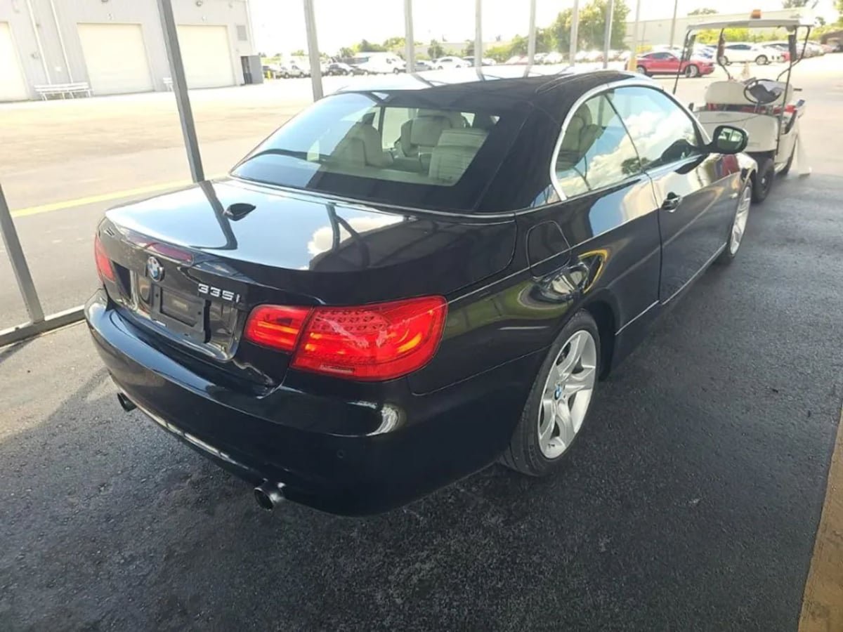 Used 2011 BMW 335i Convertible w/ Premium Pkg RWD image 4