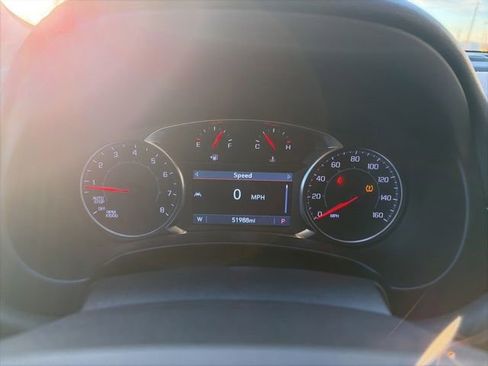 Used 2024 GMC Terrain SLT image 36