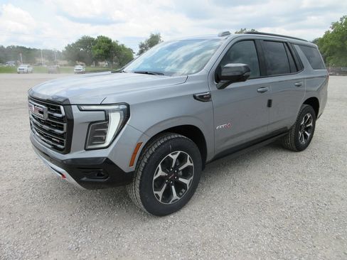 New 2026 GMC Yukon AT4 w/ AT4 Premium Plus Package AWD/4WD image 9