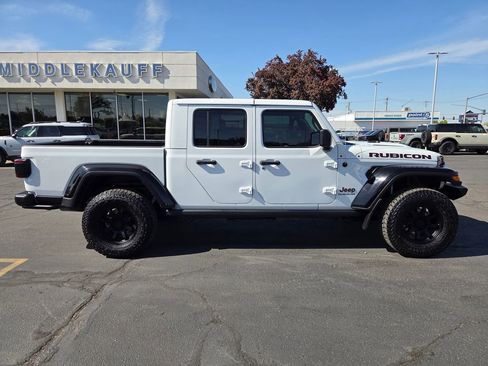 Used 2021 Jeep Gladiator Rubicon AWD/4WD image 2