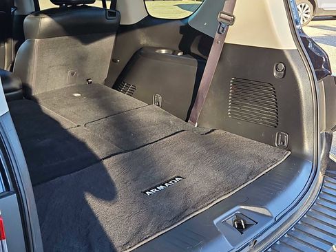 Used 2022 Nissan Armada SL w/ Captain's Chairs Package image 23
