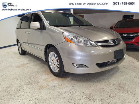 Used 2007 Toyota Sienna FWD image 2