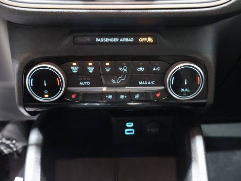 Used 2022 Ford Escape SE w/ Cold Weather Package image 32