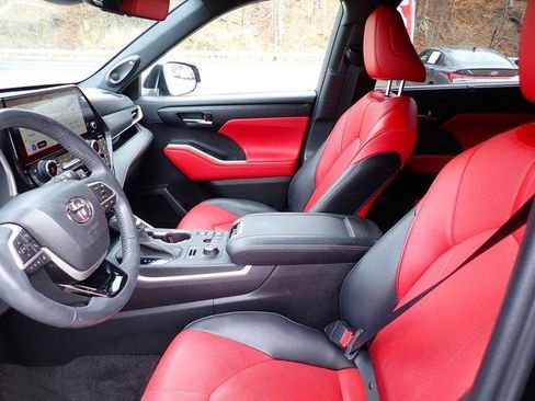 Certified 2023 Toyota Highlander XSE image 15