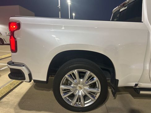 Used 2024 Chevrolet Silverado 1500 High Country w/ High Country Premium Package image 12