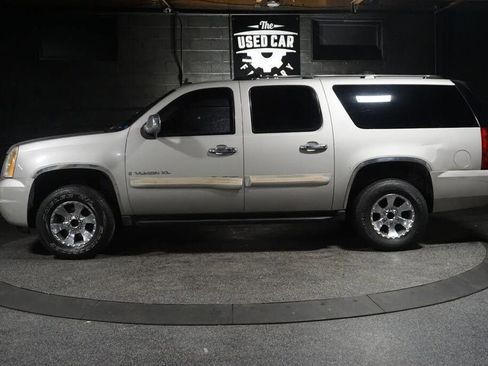 Used 2007 GMC Yukon XL SLE AWD/4WD image 2