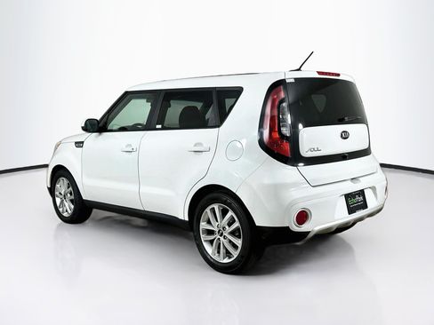 Used 2018 Kia Soul + FWD image 5
