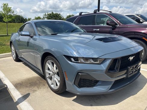 Used 2024 Ford Mustang GT Premium RWD image 3