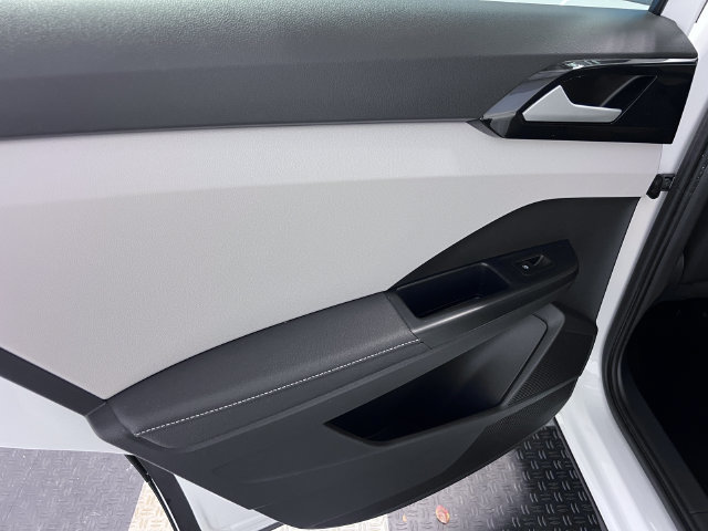 Certified 2025 Volkswagen Taos S FWD image 17