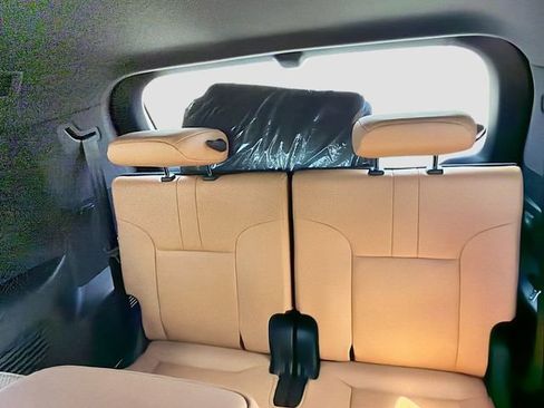 New 2026 Lexus LX 700h Luxury image 18