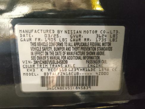 Used 2025 Nissan Versa SV FWD image 33