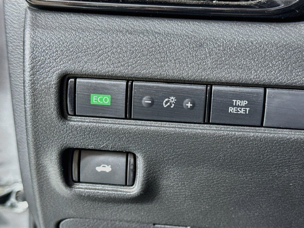 Used 2024 Nissan Sentra SV FWD image 15