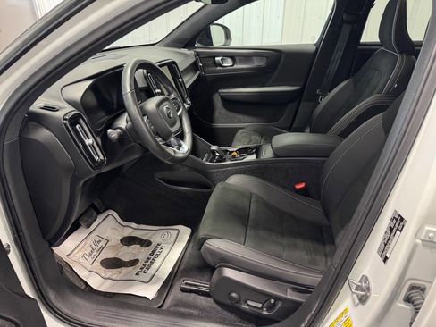 Used 2022 Volvo C40 P8 Recharge Ultimate image 12