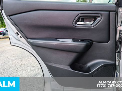 Used 2024 Nissan Rogue SV FWD image 50
