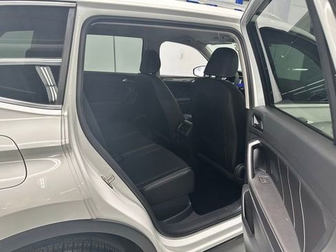 Used 2023 Volkswagen Tiguan SE AWD/4WD image 13