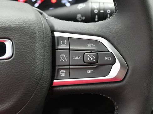 Used 2025 Jeep Compass Limited image 12