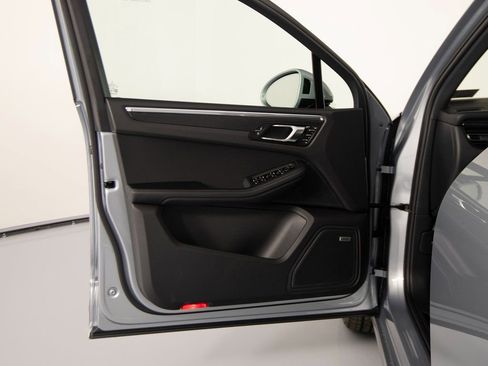 New 2026 Porsche Macan GTS image 12