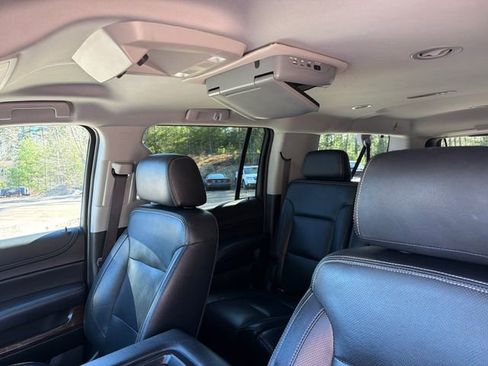 Used 2020 Chevrolet Suburban LS AWD/4WD image 35