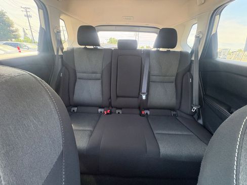 Used 2025 Nissan Rogue SV FWD image 40