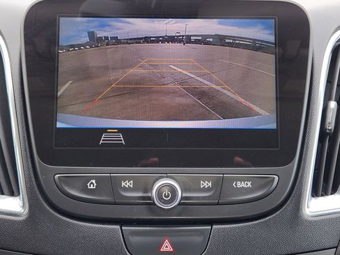 Used 2019 Chevrolet Malibu LT image 18