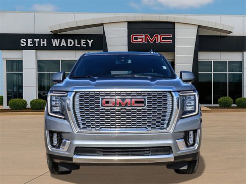 Used 2023 GMC Yukon Denali image 2