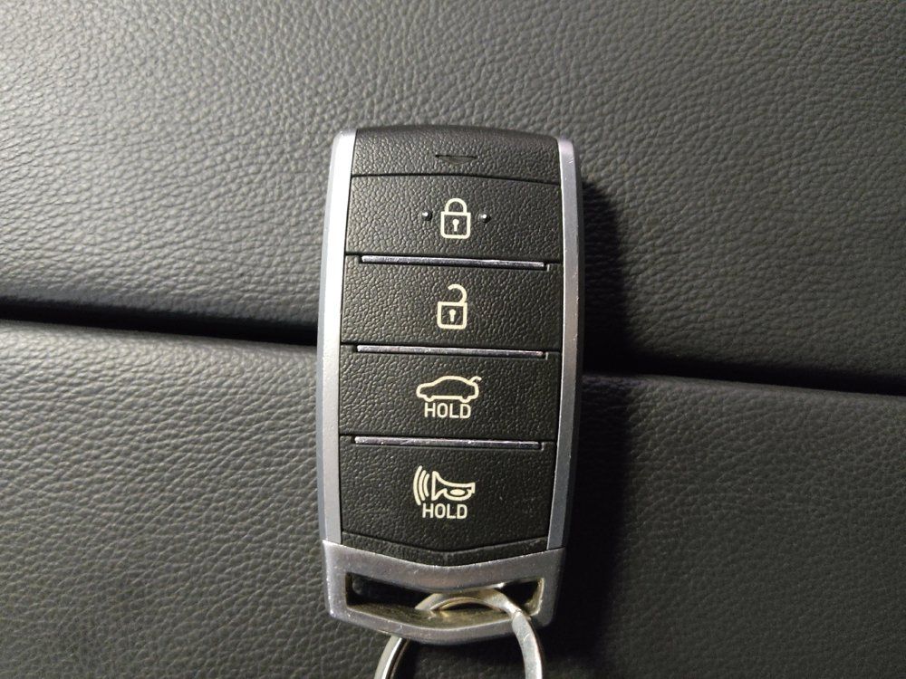 Used 2018 Genesis G80 3.8 RWD image 32