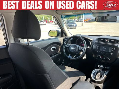 Used 2017 Kia Soul + FWD image 33