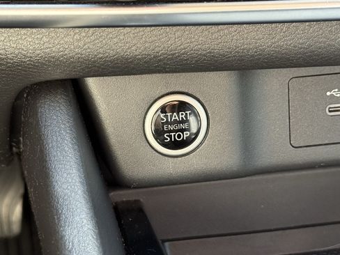 Used 2021 Nissan Rogue SV w/ Premium Package FWD image 23