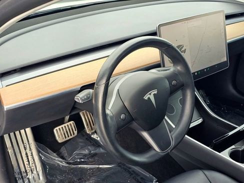 Used 2019 Tesla Model 3 Long Range image 16