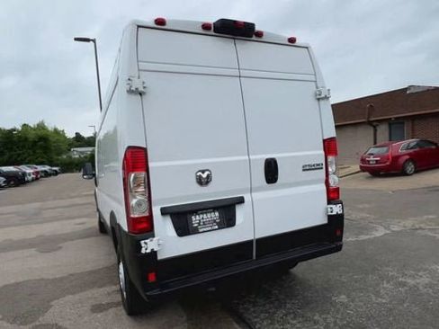 Used 2025 RAM ProMaster 2500 w/ Convenience Group FWD image 7