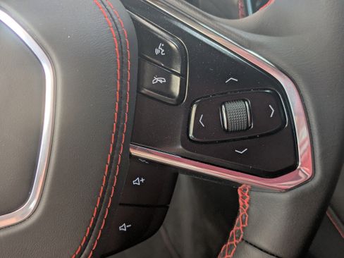 Used 2025 Chevrolet Corvette Stingray Coupe w/ 1LT image 17