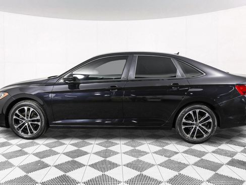 Used 2025 Volkswagen Jetta Sport FWD image 19