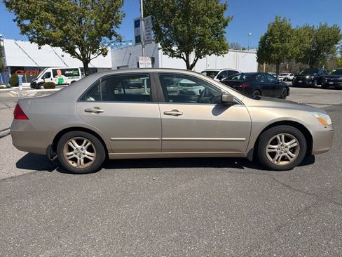 Used 2007 Honda Accord EX image 3