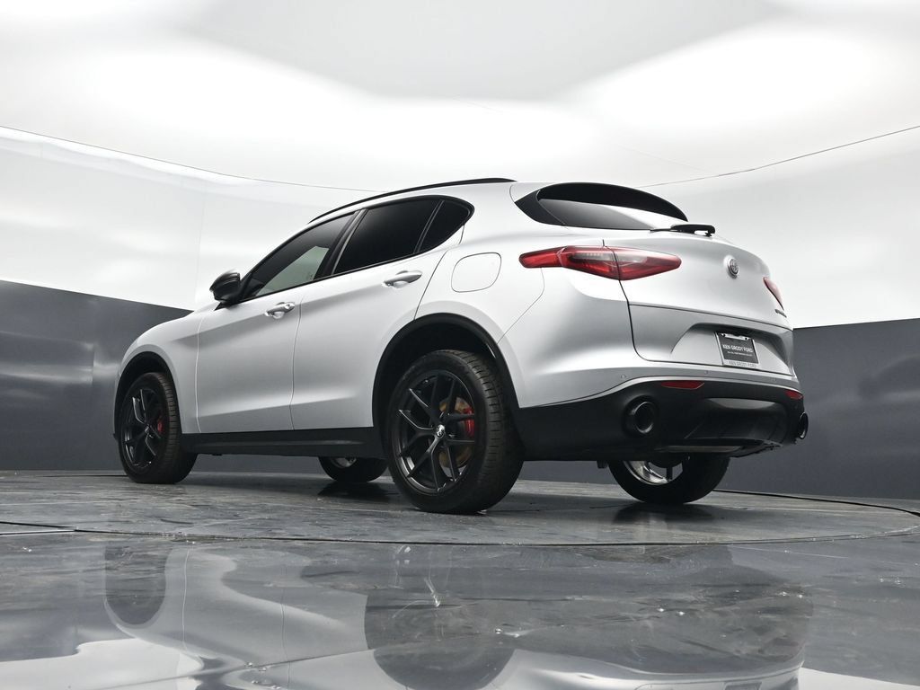 Used 2020 Alfa Romeo Stelvio w/ Nero Edizione RWD image 47