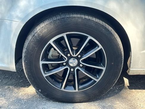 Used 2017 Dodge Grand Caravan GT FWD image 24