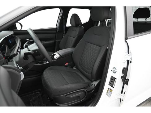 Used 2025 Hyundai Santa Cruz SE image 10