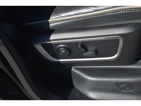 Used 2019 RAM 1500 Laramie image 30