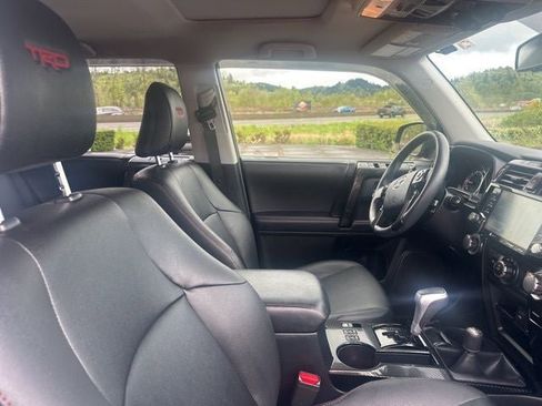Used 2020 Toyota 4Runner TRD Off-Road Premium AWD/4WD image 13