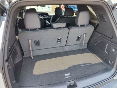 New 2025 Chevrolet Traverse LT w/ LPO, Floor Liner Package image 9