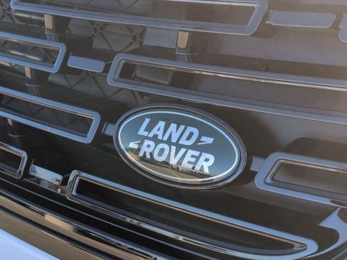 New 2026 Land Rover Range Rover Velar Dynamic SE image 11