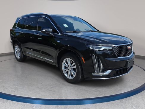 Used 2024 Cadillac XT6 Luxury FWD image 3